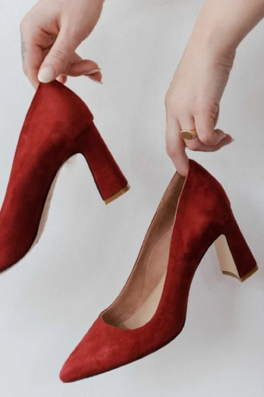 Season Finale Sale Suede Block Heel Pump - Gutsy Garnet