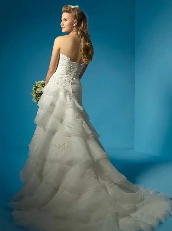 Crazy Deals Alfred Angelo Gorgeous lace gown