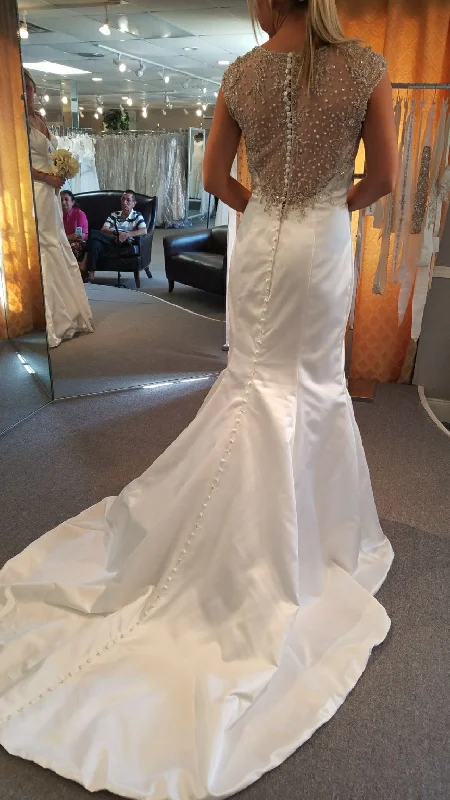 Super Bargain Allure Bridals 9158