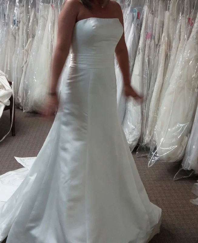 Fantastic Offers Alfred Angelo Mia Solano/M1127Z