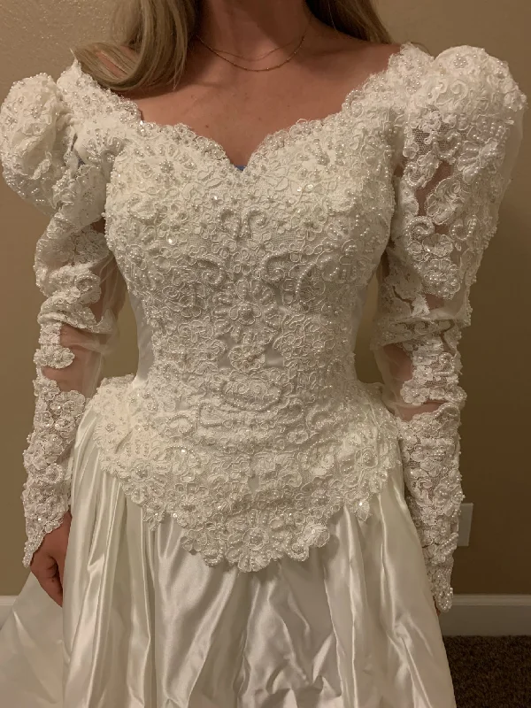 Act Fast Alfred Angelo Dream Maker