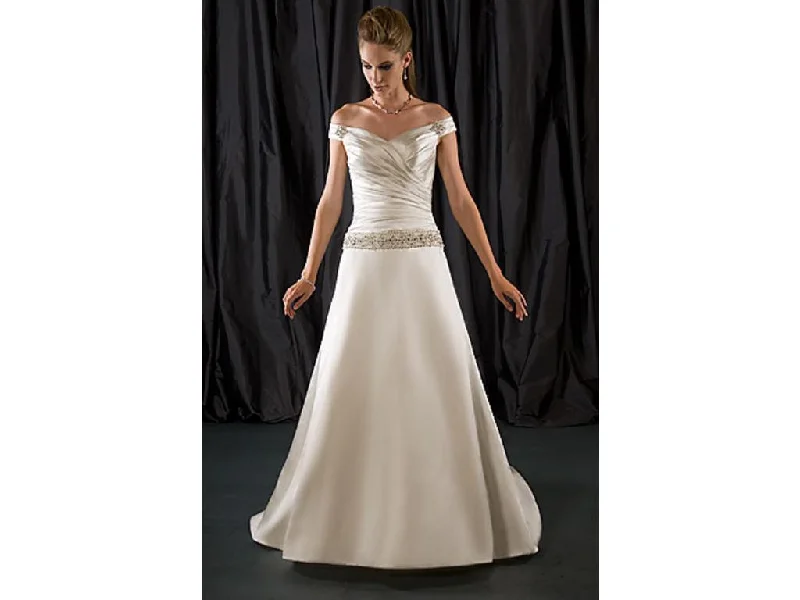 Clearance Sale Alfred Sung 6772
