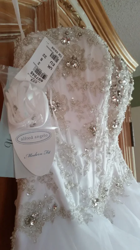 Clearance Sale Alfred Angelo Disney Collection Belle 217