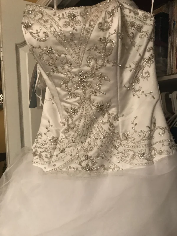 Deal of the Week Alfred Angelo Disney Belle