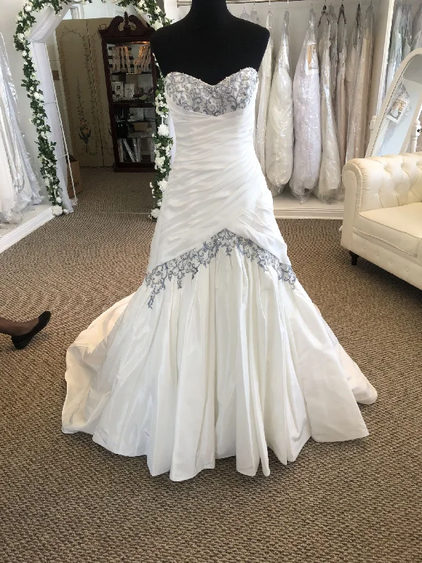 Clearance Event Sophia Tolli Camille/Y1900