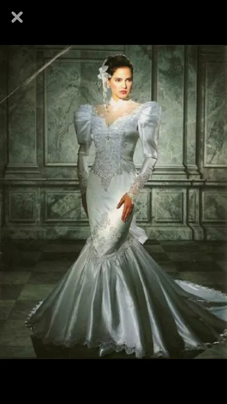 Act Fast Alfred Angelo C9811 Dream Maker