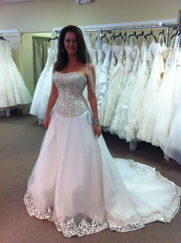 Year-End Sale Alfred Angelo jeweled white wedding dress