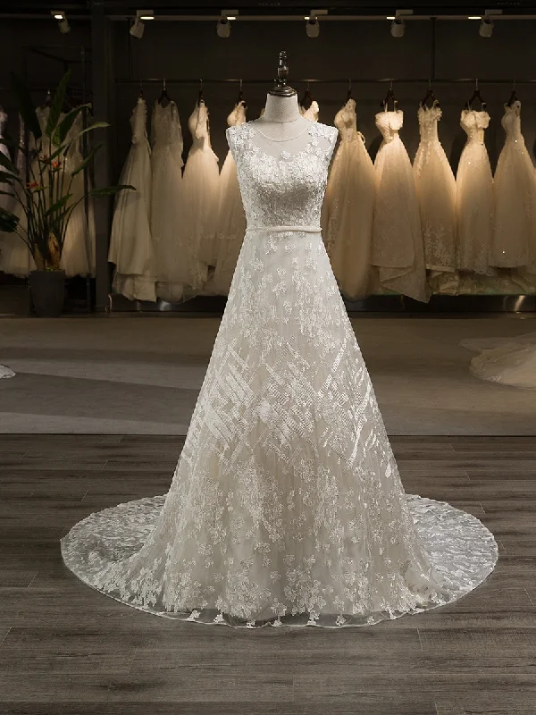 Reduced Prices A-Line/Princess Scoop Sleeveless Tulle Applique Covered Button Court Train Wedding Dresses