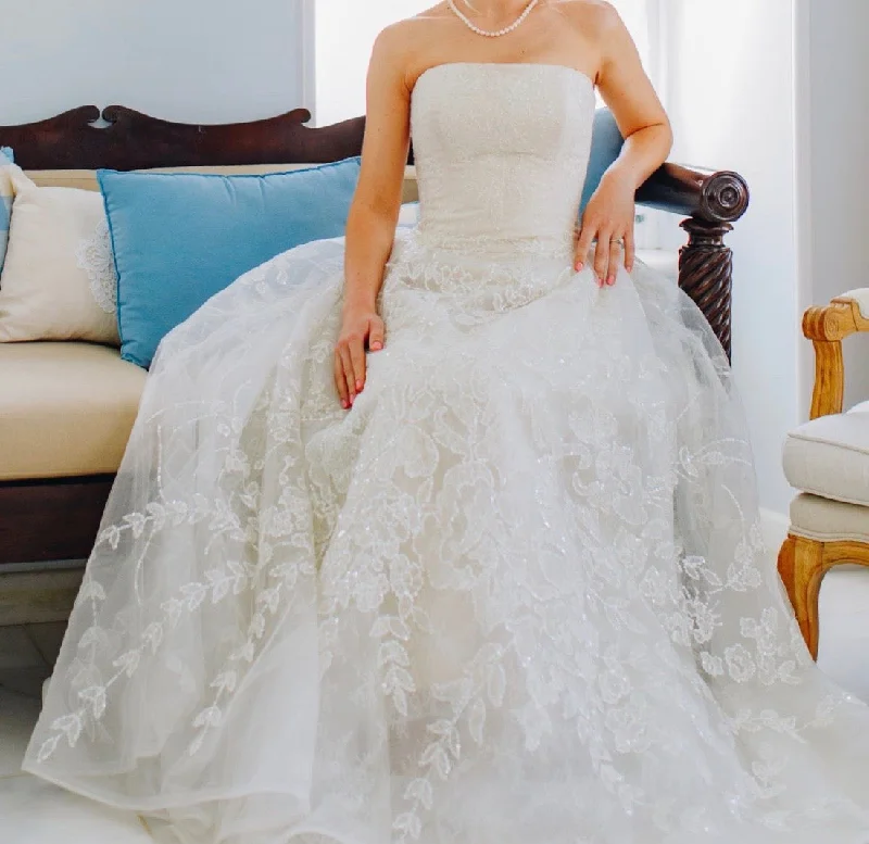 Amazing Deals Carolina Herrera Ivory Lace Collette 32504 Traditional Wedding Dres