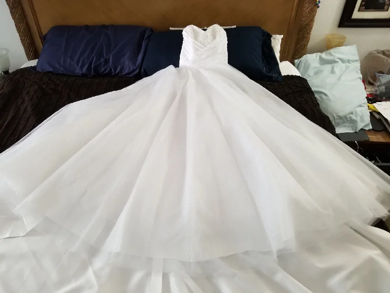 Blowout Sale Alfred Angelo Disney's Fairy Tale Weddings - Once Upon a Time