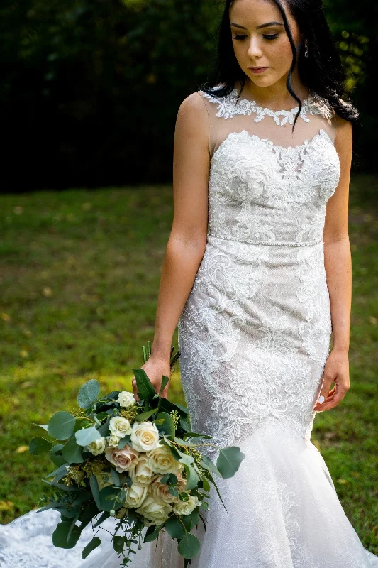 Act Now Galina Sleeveless Illusion Lace Sweetheart Trumpet