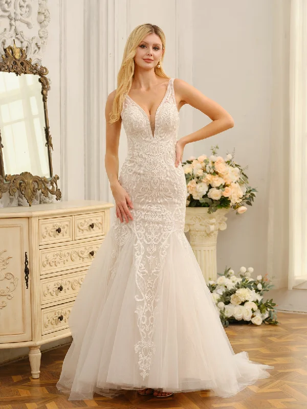 Deal Mania Trumpet/Mermaid V-Neck Sleeveless Long Wedding Dresses with Appliques