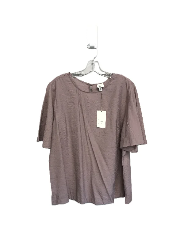 Deal Alert Top Short Sleeve By A New Day  Size: 1x
