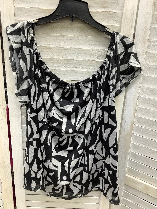 Limited Stock Top Short Sleeve By New York And Co  Size: Xxl