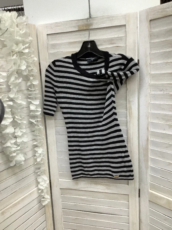 The Best Prices Top Short Sleeve By Tahari  Size: Xs